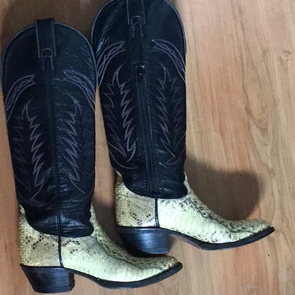 Western Yellow and Black Heeled Cowboy Boots.